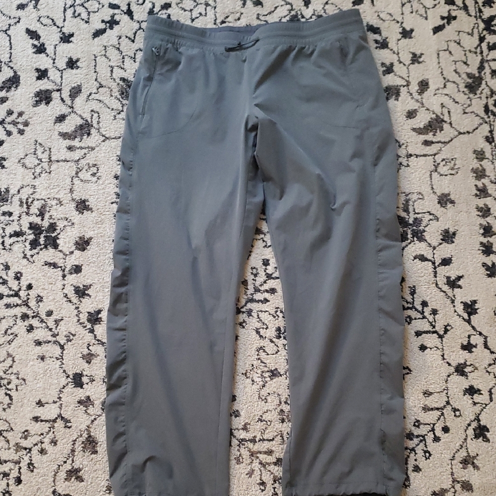 Womens KUHL Gray Pants Large Short